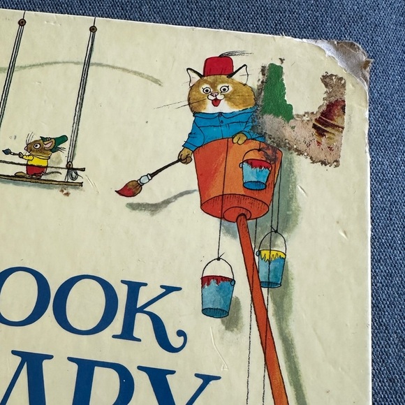 Richard Scarry's Storybook Dictionary for Kids - Picture 5 of 13